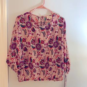✨Mello Day  Floral Split Sleeve Blouse Size S✨